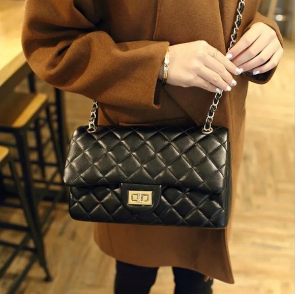 Black Quilted Crossbody Bag Gold Chain Large - Picture 10 of 12